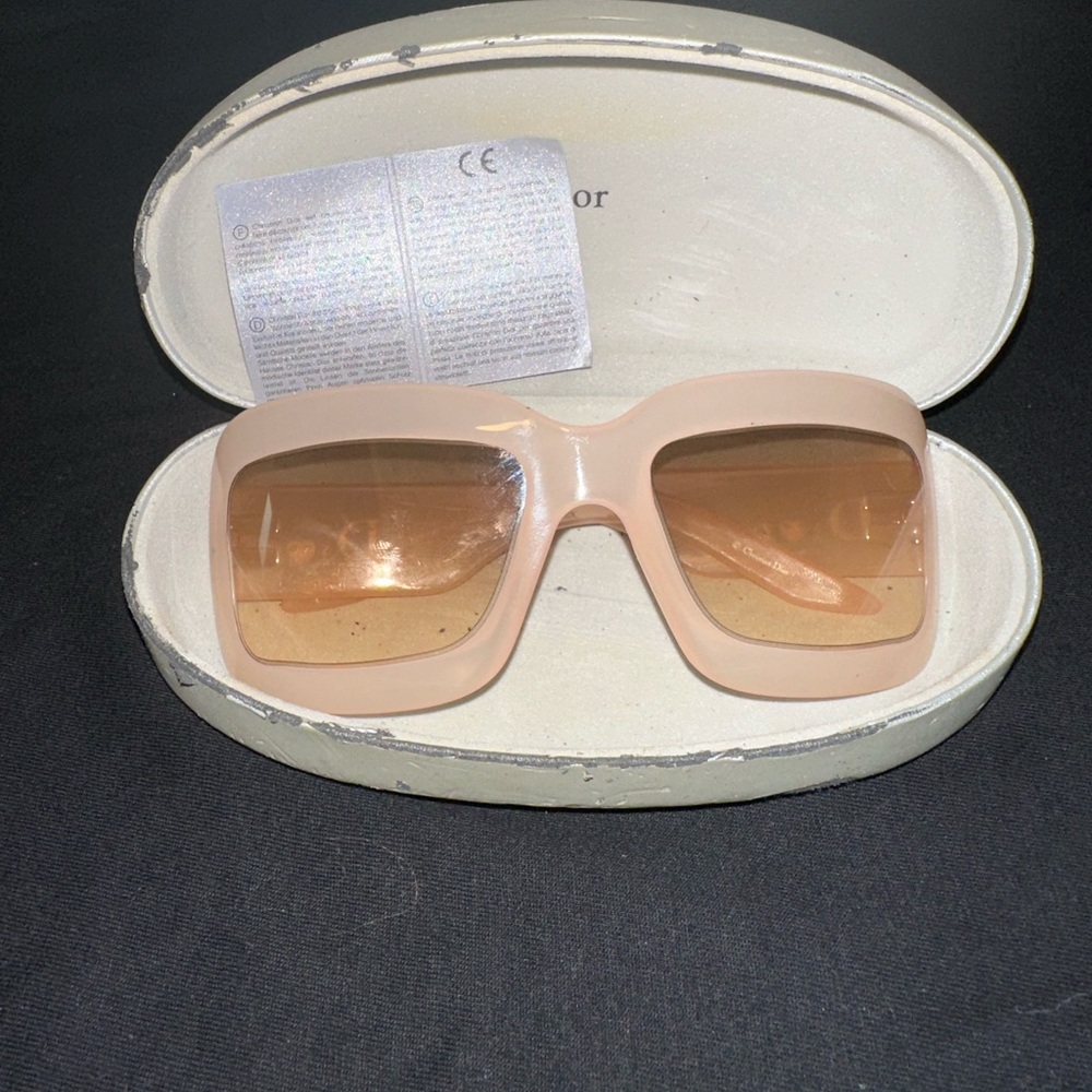 Never Worn - image 1